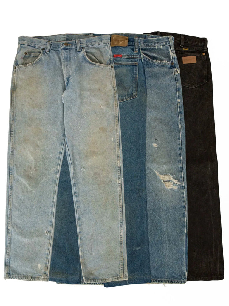 Wholesale selection of VINTAGE LEE/WRANGLER JEANS UNSORTED